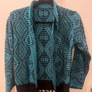 Handmade Mexican cardigan in black and turquoise pattern and fringes - Picture